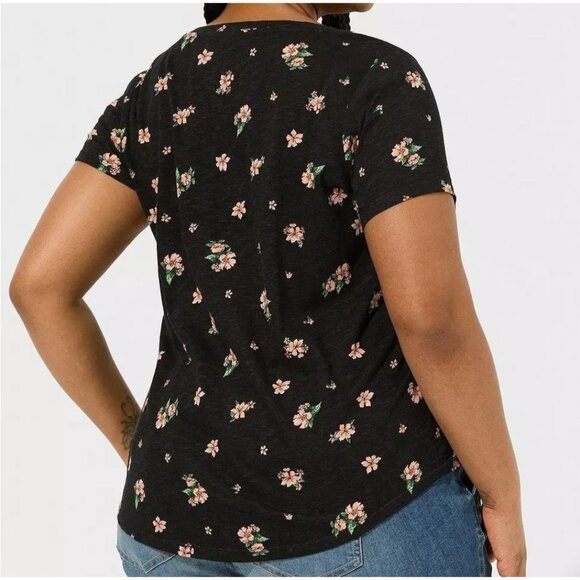 Torrid Heritage V-Neck Pocket Tee Slub Jersey Black Pink Floral Womens Size 1 1X - Picture 2 of 9